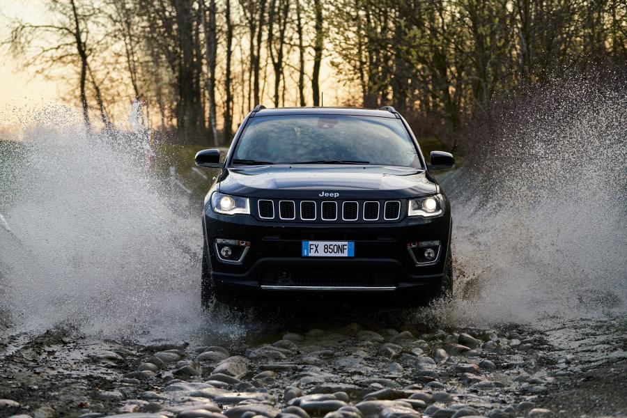  Jeep Compass Limited 4xe (MP) 2020 года  (EU) (фото 9 из 34)